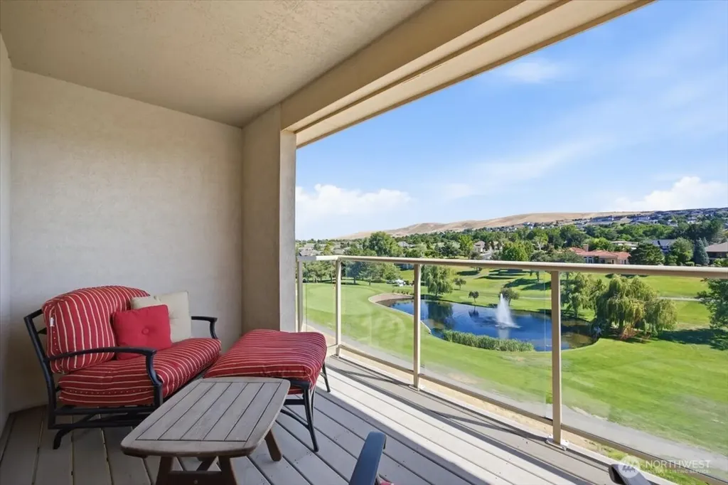 3710 W Canyon Lakes Drive Kennewick WA 99337