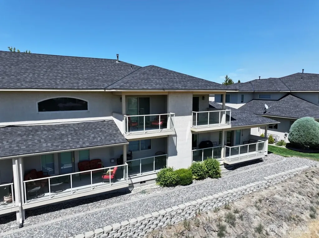 3710 W Canyon Lakes Drive Kennewick WA 99337