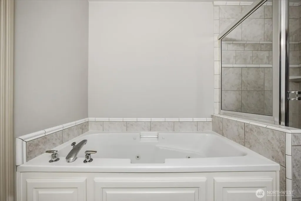 3710 W Canyon Lakes Drive Kennewick WA 99337