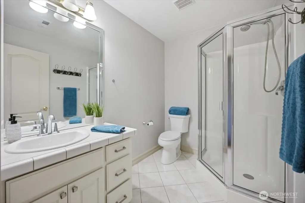 3710 W Canyon Lakes Drive Kennewick WA 99337