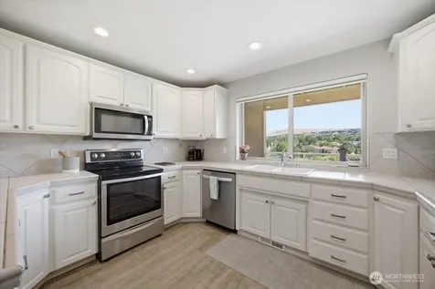 3710 W Canyon Lakes Drive Kennewick WA 99337