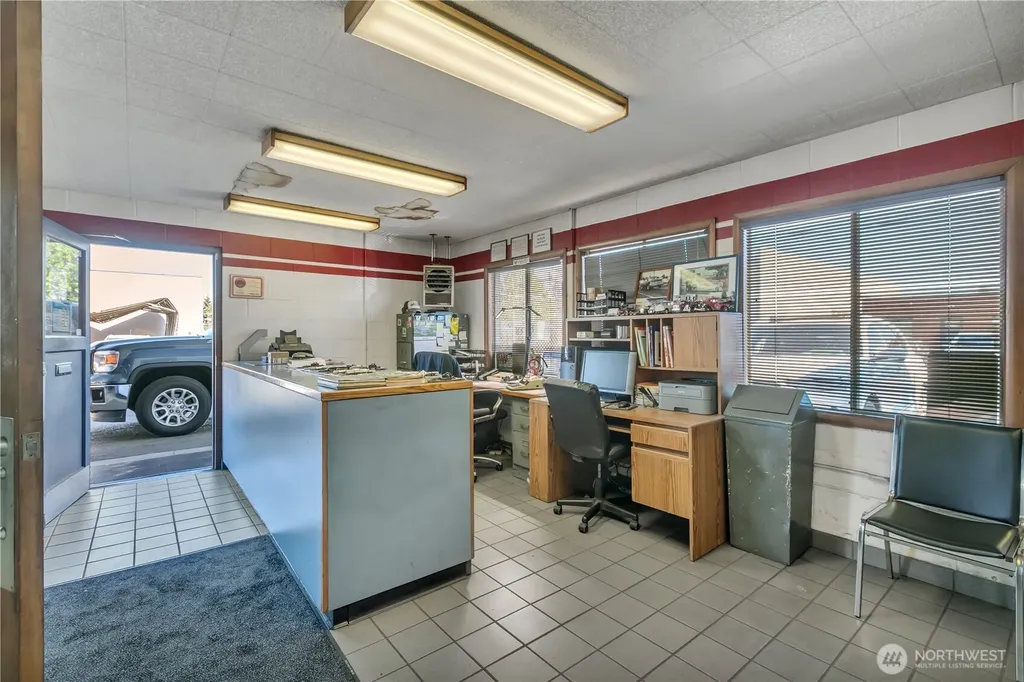 834 SW 149th Street Burien WA 98166