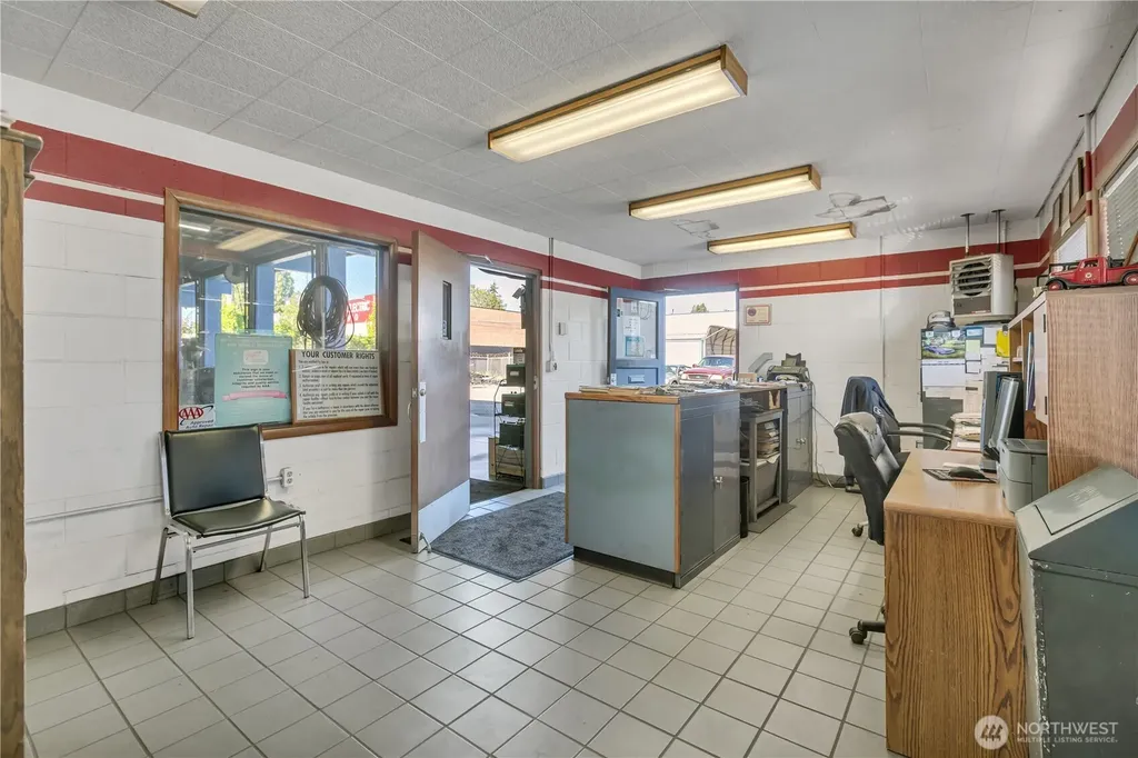 834 SW 149th Street Burien WA 98166