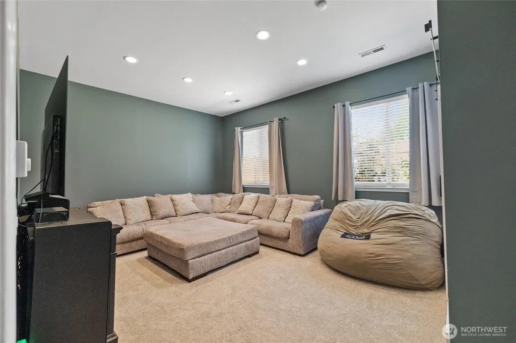 2204 112th Drive NE Lake Stevens WA 98258