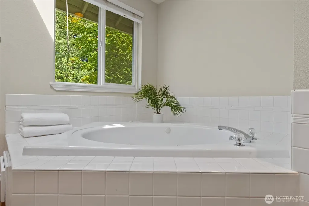 2204 112th Drive NE Lake Stevens WA 98258