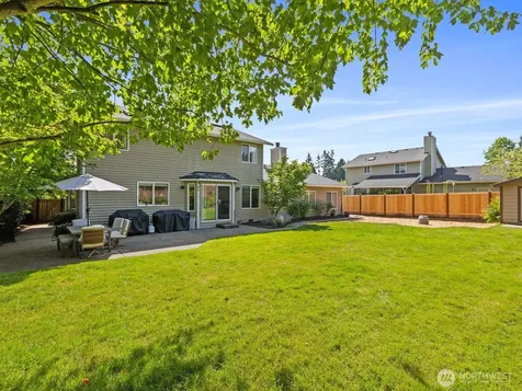 2204 112th Drive NE Lake Stevens WA 98258