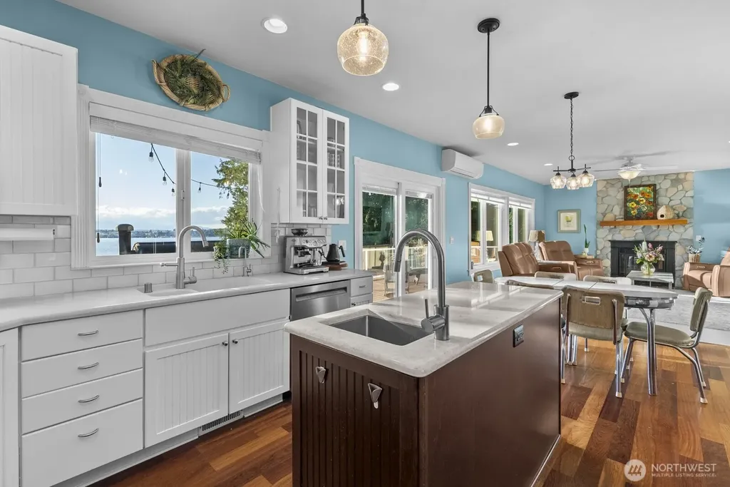 2717 E Lidstrom Hill Road Port Orchard WA 98366