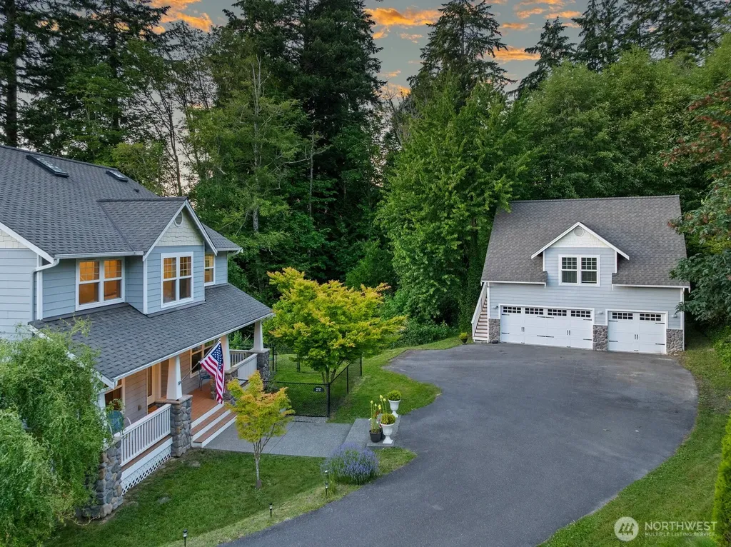2717 E Lidstrom Hill Road Port Orchard WA 98366