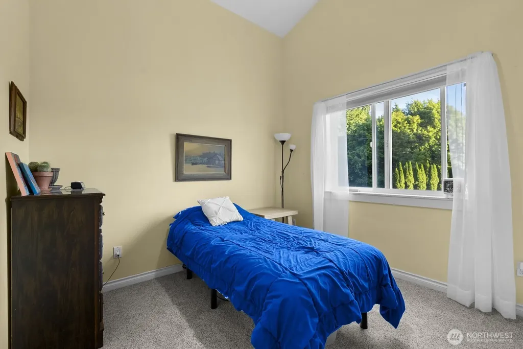 2717 E Lidstrom Hill Road Port Orchard WA 98366