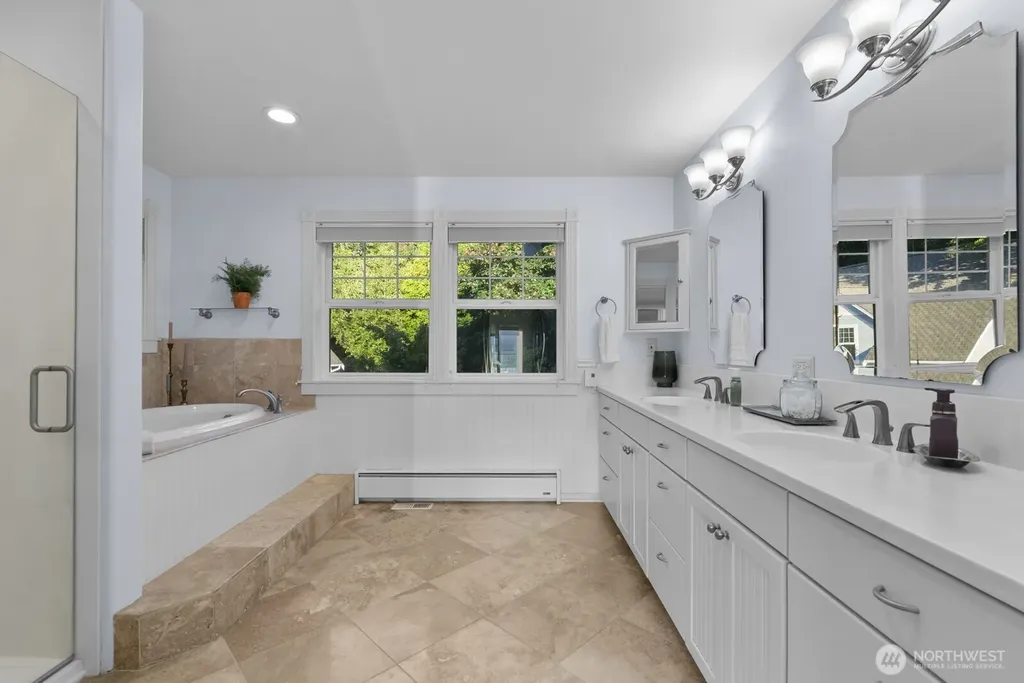 2717 E Lidstrom Hill Road Port Orchard WA 98366