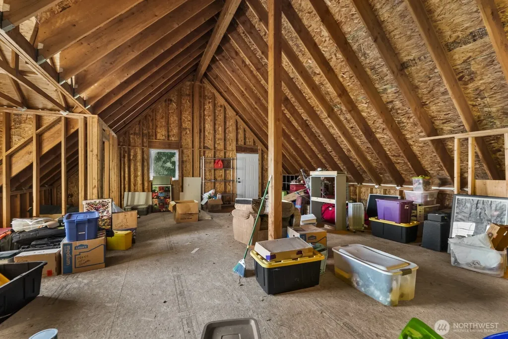 2717 E Lidstrom Hill Road Port Orchard WA 98366