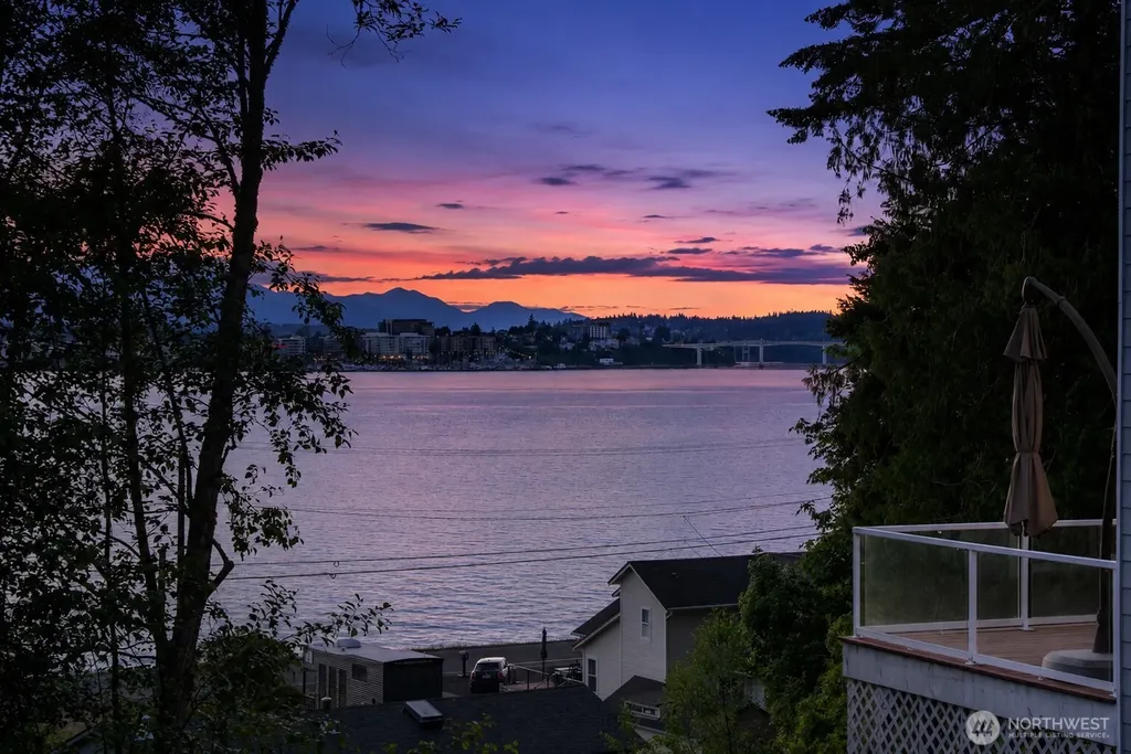 2717 E Lidstrom Hill Road Port Orchard WA 98366
