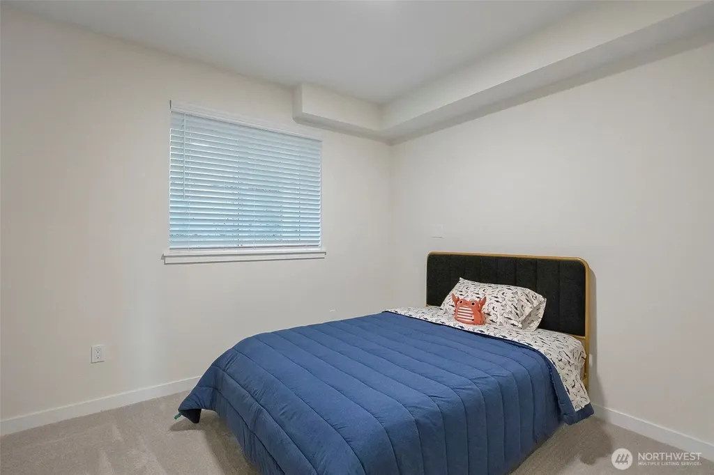 5244 Brooklyn Avenue NE Seattle WA 98105
