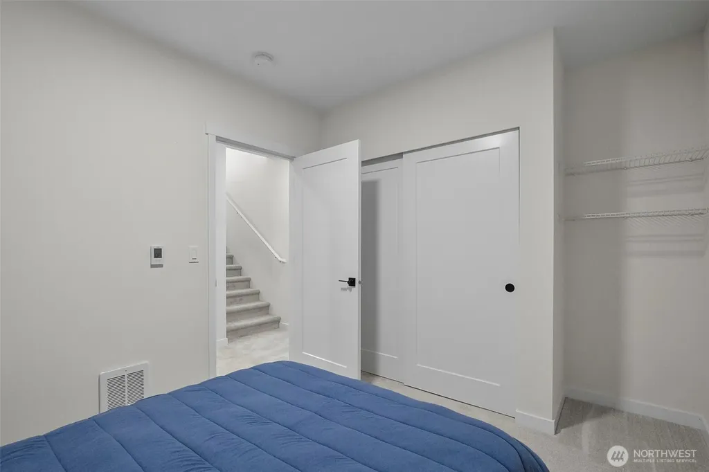 5244 Brooklyn Avenue NE Seattle WA 98105