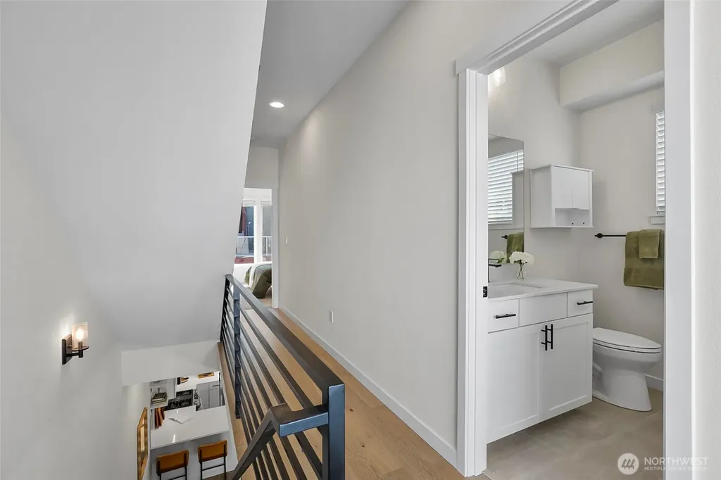5244 Brooklyn Avenue NE Seattle WA 98105