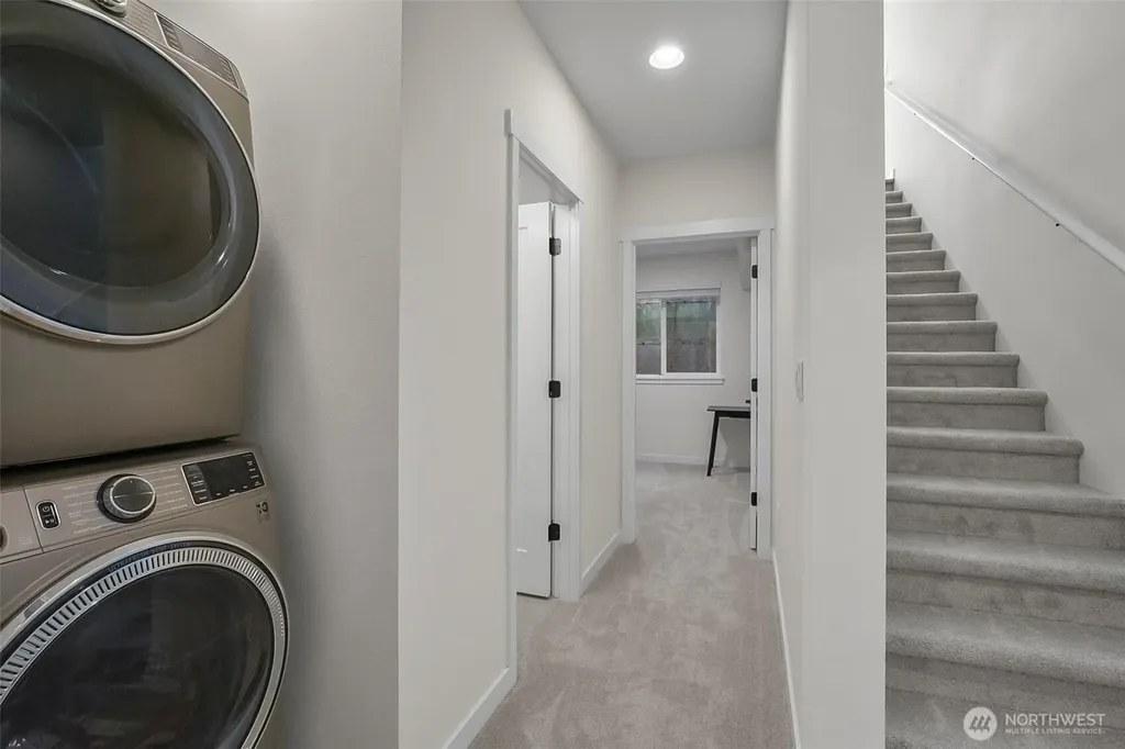 5244 Brooklyn Avenue NE Seattle WA 98105