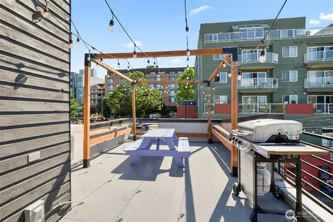 5244 Brooklyn Avenue NE Seattle WA 98105
