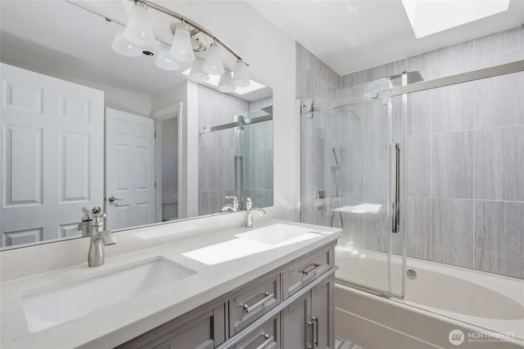 12708 NE 101 Place Kirkland WA 98033