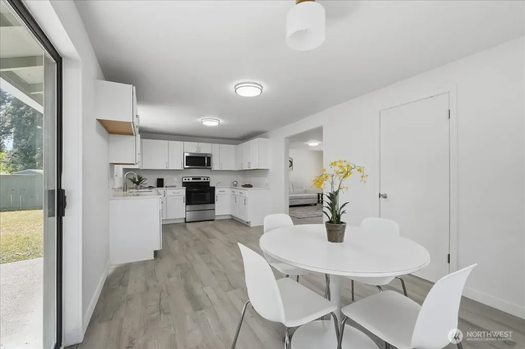 11407 Farwest Drive SW Lakewood WA 98498