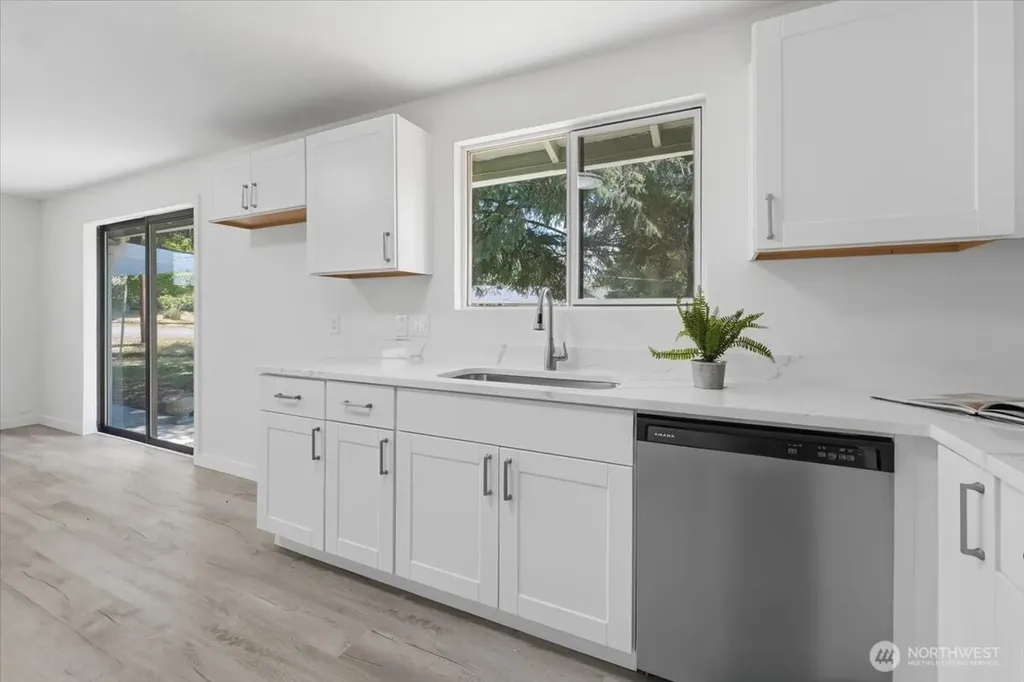 11407 Farwest Drive SW Lakewood WA 98498