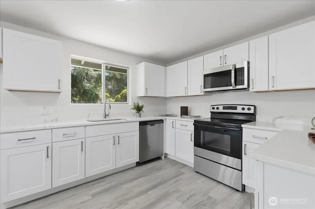 11407 Farwest Drive SW Lakewood WA 98498