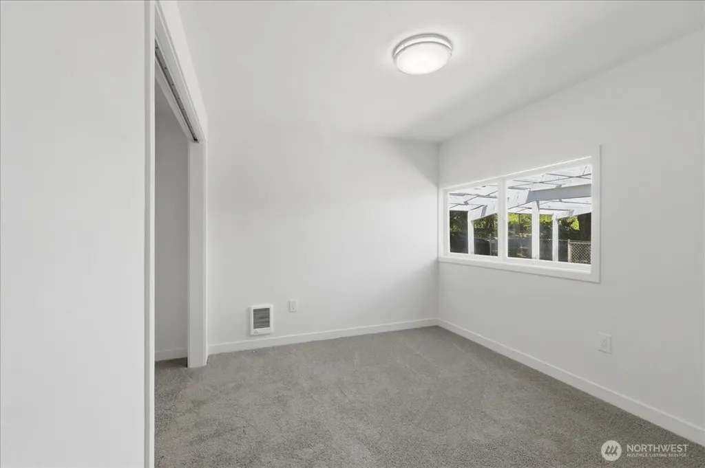 11407 Farwest Drive SW Lakewood WA 98498