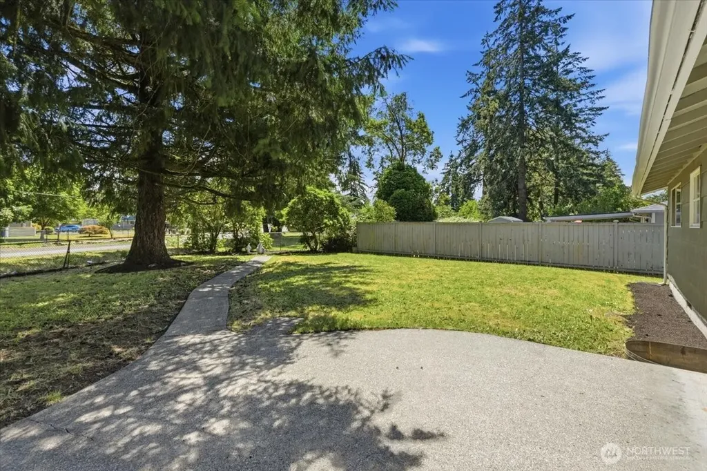 11407 Farwest Drive SW Lakewood WA 98498