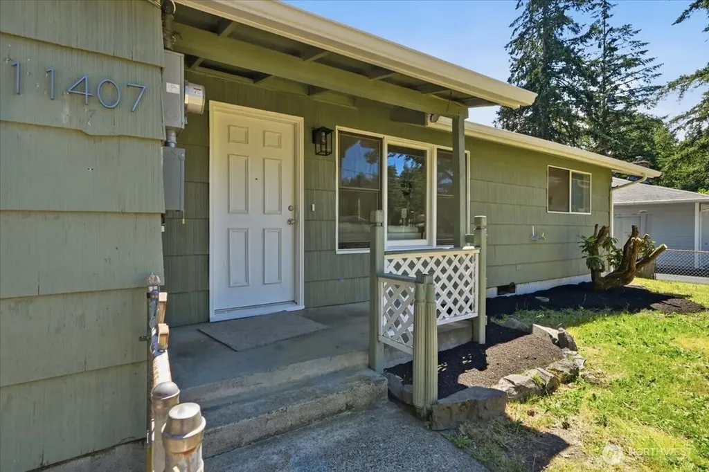 11407 Farwest Drive SW Lakewood WA 98498
