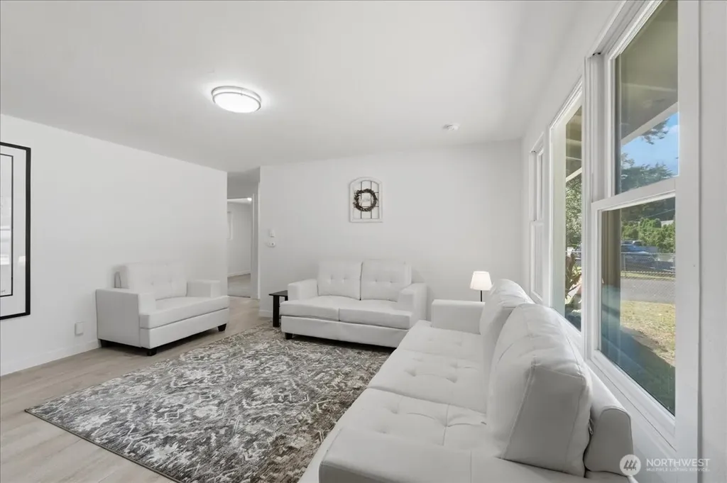 11407 Farwest Drive SW Lakewood WA 98498