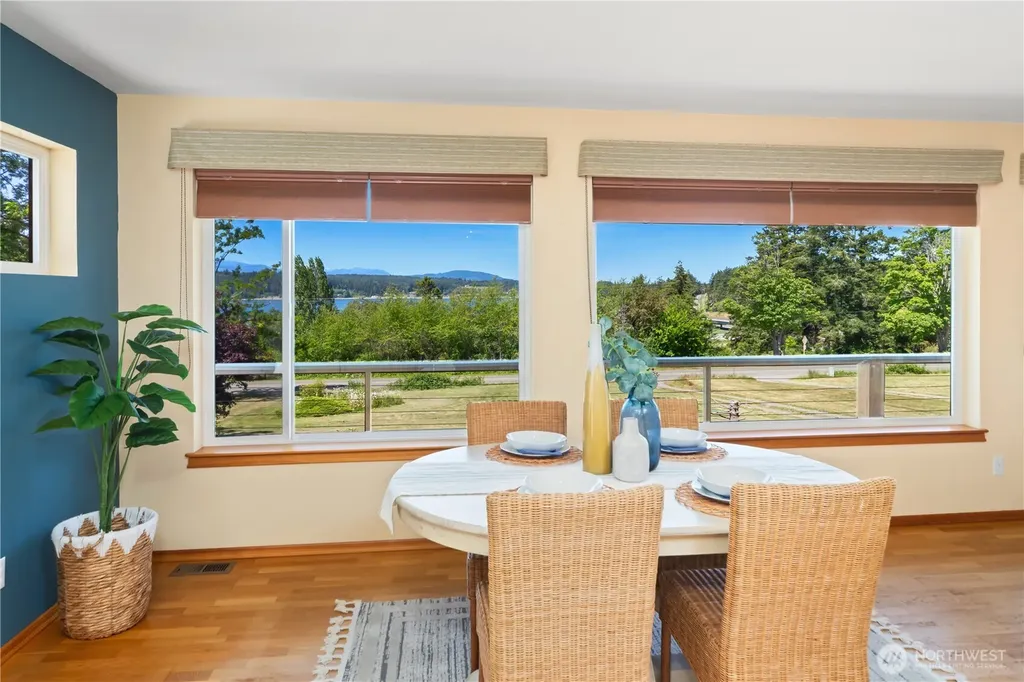 61 Robbins Road Nordland WA 98358