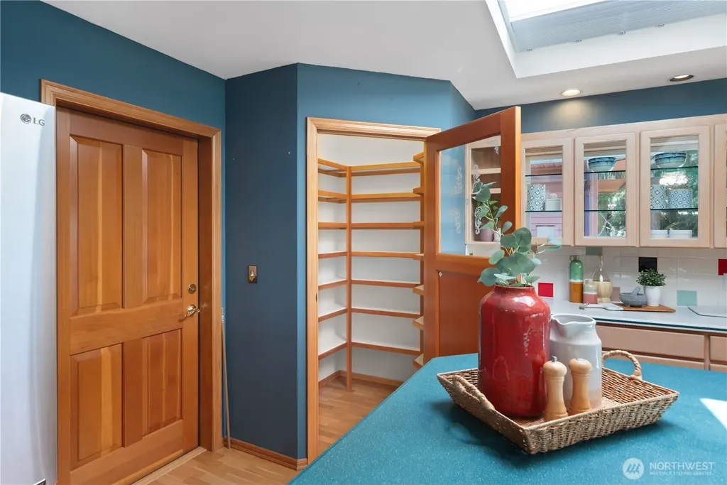 61 Robbins Road Nordland WA 98358