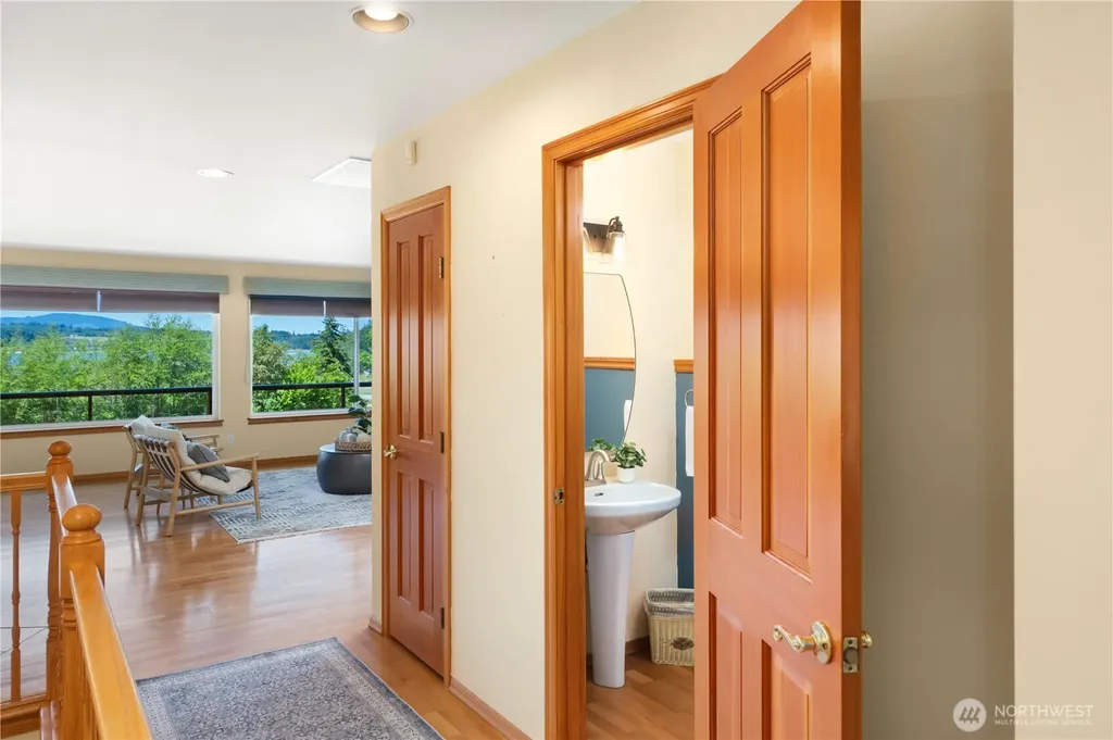 61 Robbins Road Nordland WA 98358