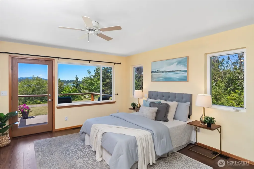 61 Robbins Road Nordland WA 98358