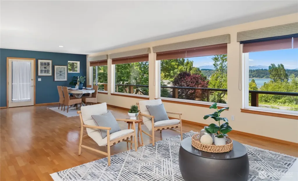 61 Robbins Road Nordland WA 98358