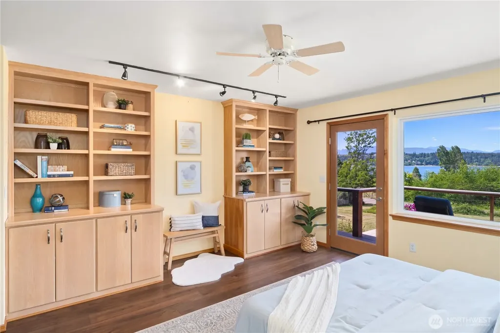 61 Robbins Road Nordland WA 98358