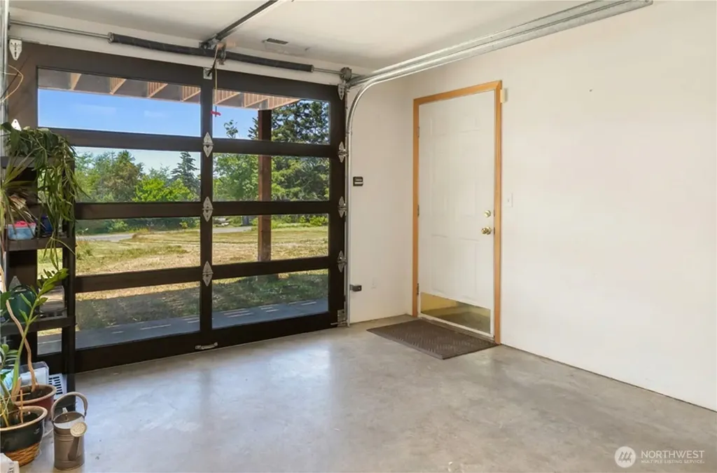 61 Robbins Road Nordland WA 98358