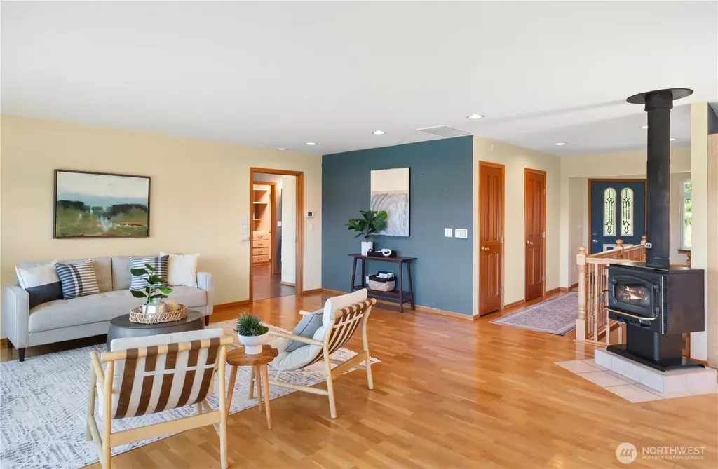 61 Robbins Road Nordland WA 98358