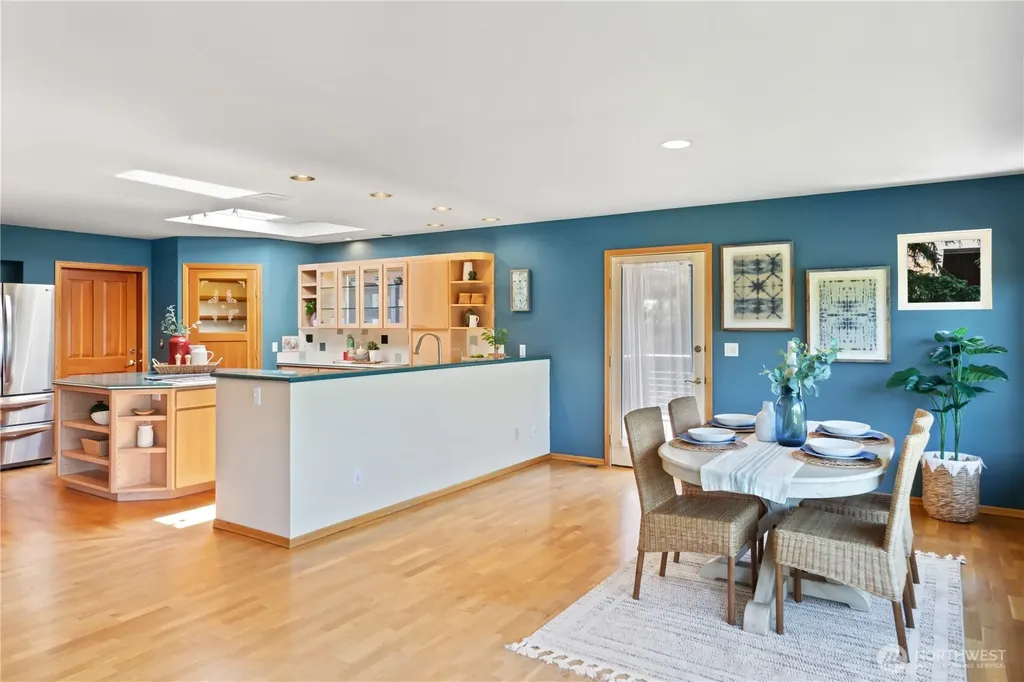 61 Robbins Road Nordland WA 98358