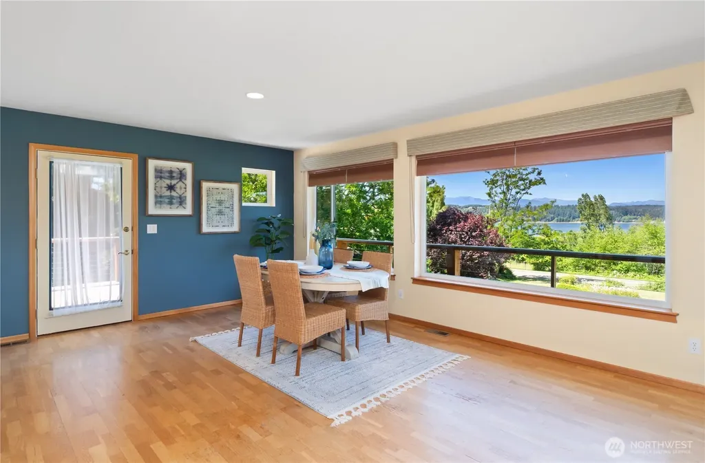 61 Robbins Road Nordland WA 98358