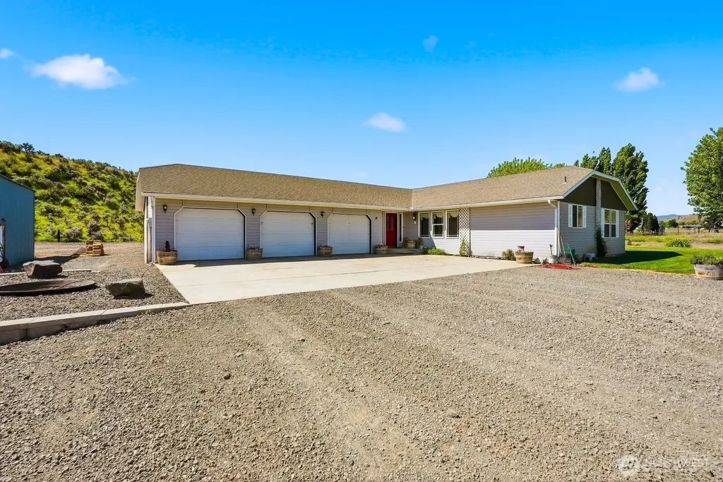 15180 Cottonwood Canyon Road Yakima WA 98908