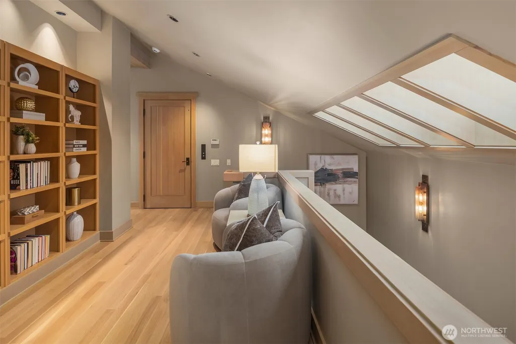 4604 W Raye Street Seattle WA 98199
