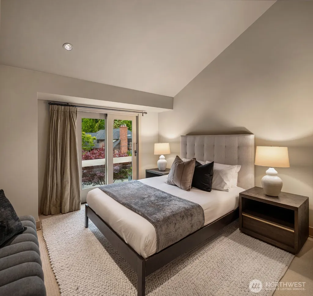 4604 W Raye Street Seattle WA 98199