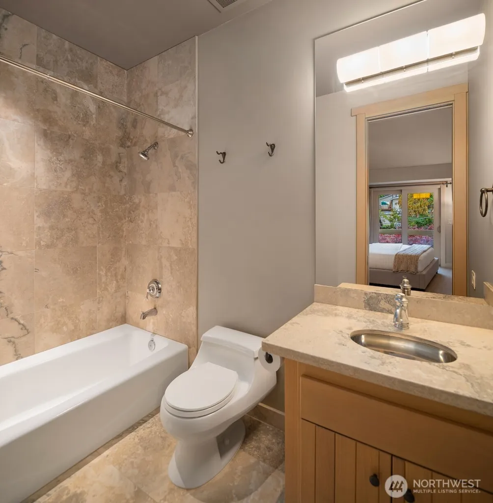 4604 W Raye Street Seattle WA 98199