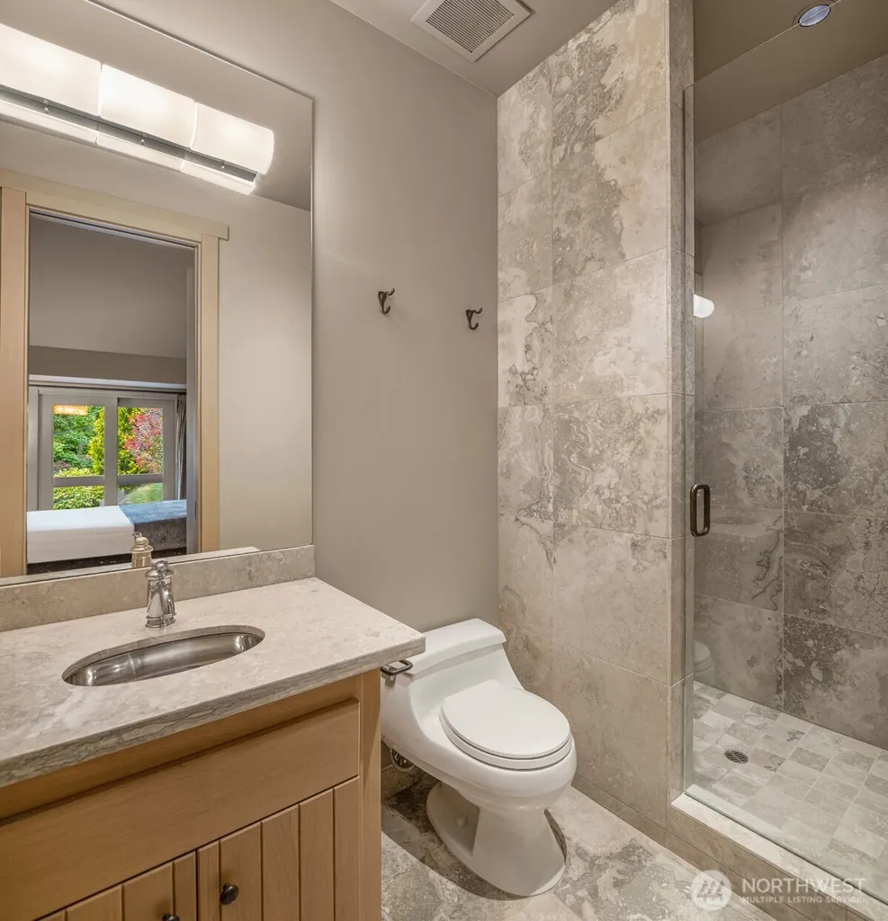 4604 W Raye Street Seattle WA 98199