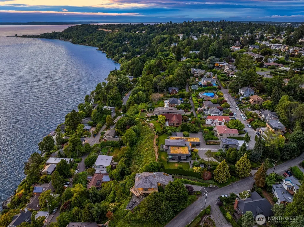 4604 W Raye Street Seattle WA 98199