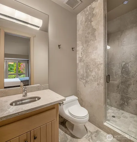 4604 W Raye Street Seattle WA 98199