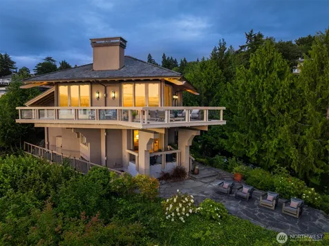 4604 W Raye Street Seattle WA 98199