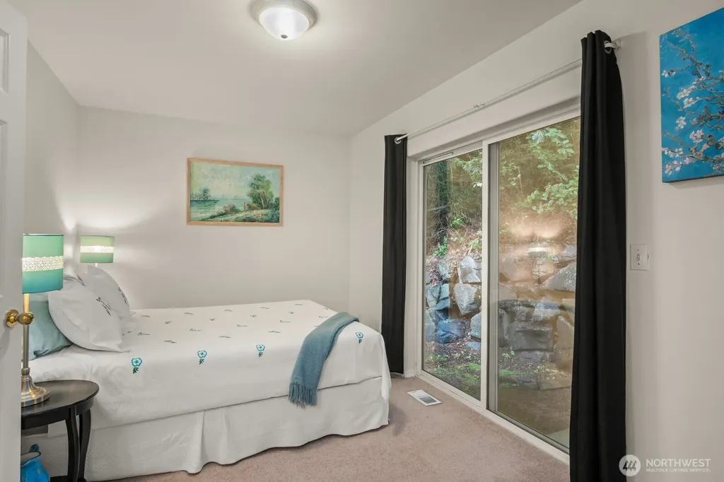 8828 238th St SW Edmonds WA 98026