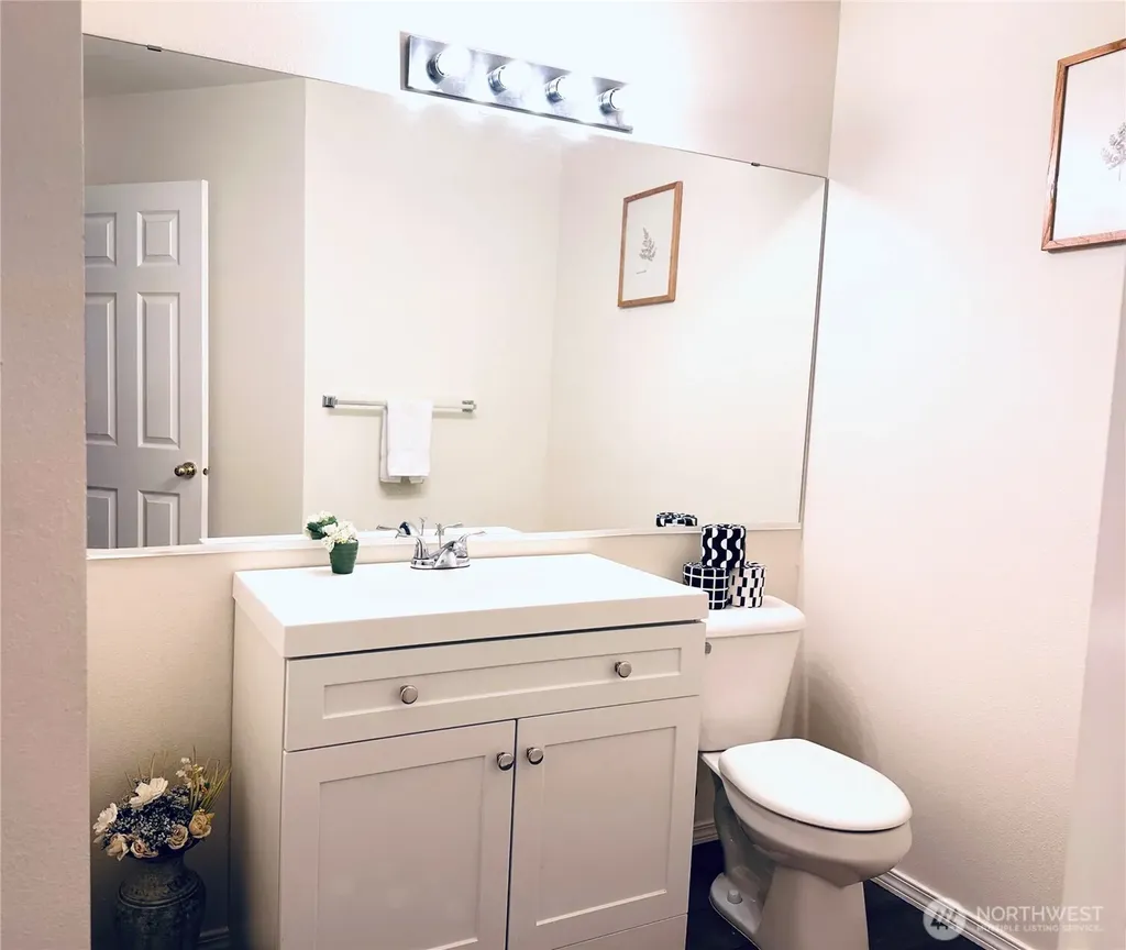 8828 238th St SW Edmonds WA 98026