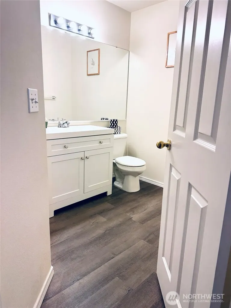 8828 238th St SW Edmonds WA 98026